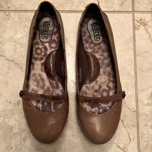 Born Women’s size 9M Brown leather Mary Jane Comfort Ballet Flats